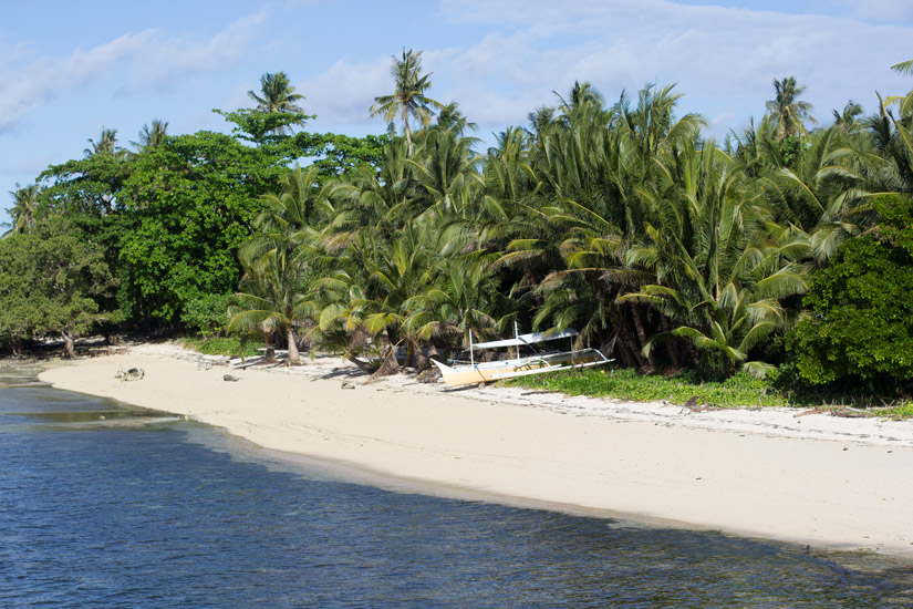 siargao_beach_boats