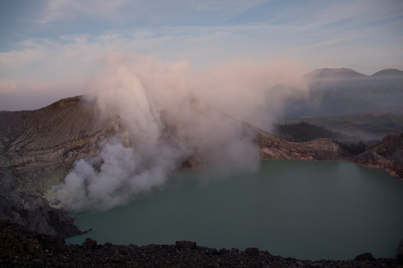 Ijen_Volcano_Crater