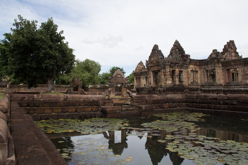 2_Nang-Rong_Prasat-Muang-Tam-2