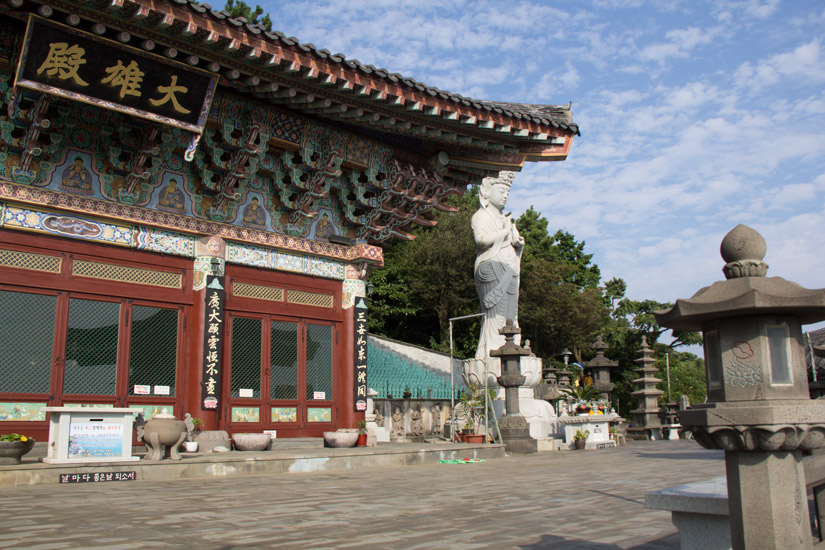 jeju-island_5_mt-sanbangsan-cave-temple-2