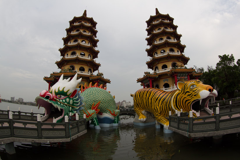 7_kaohsiung_lotus-lake-2
