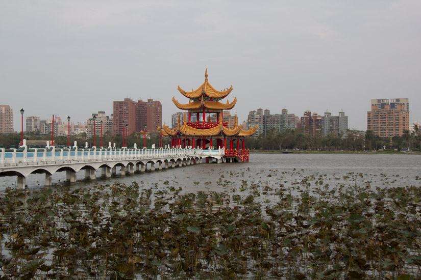 7_kaohsiung_lotus-lake