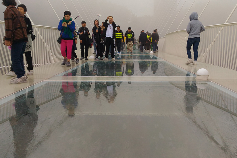 1_zhangjiajie_glass-bridge-3