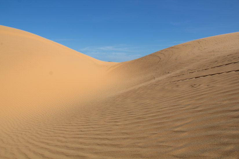 2_vietnam_mui-ne_red-sand-dunes