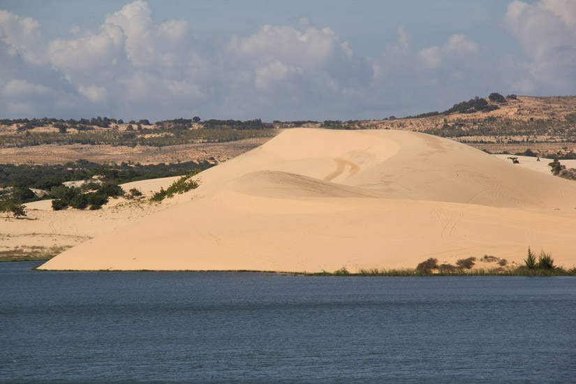 2_vietnam_mui-ne_white-sand-dunes-4