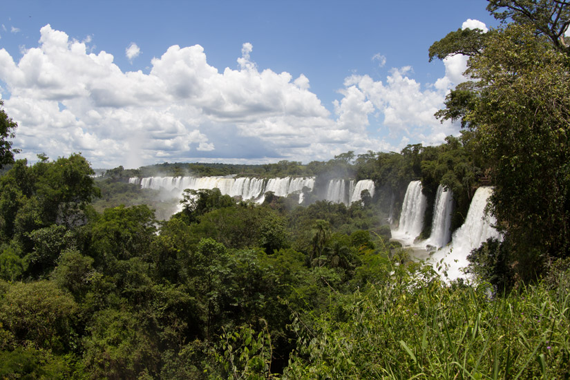 2_Iguazu-falls-2